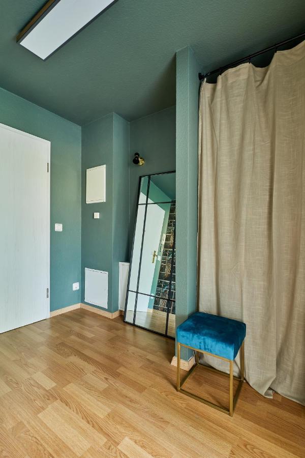 Spaciousliving Design Apartment - Central - Box Spring Bed - Exhibition ドレスデン エクステリア 写真